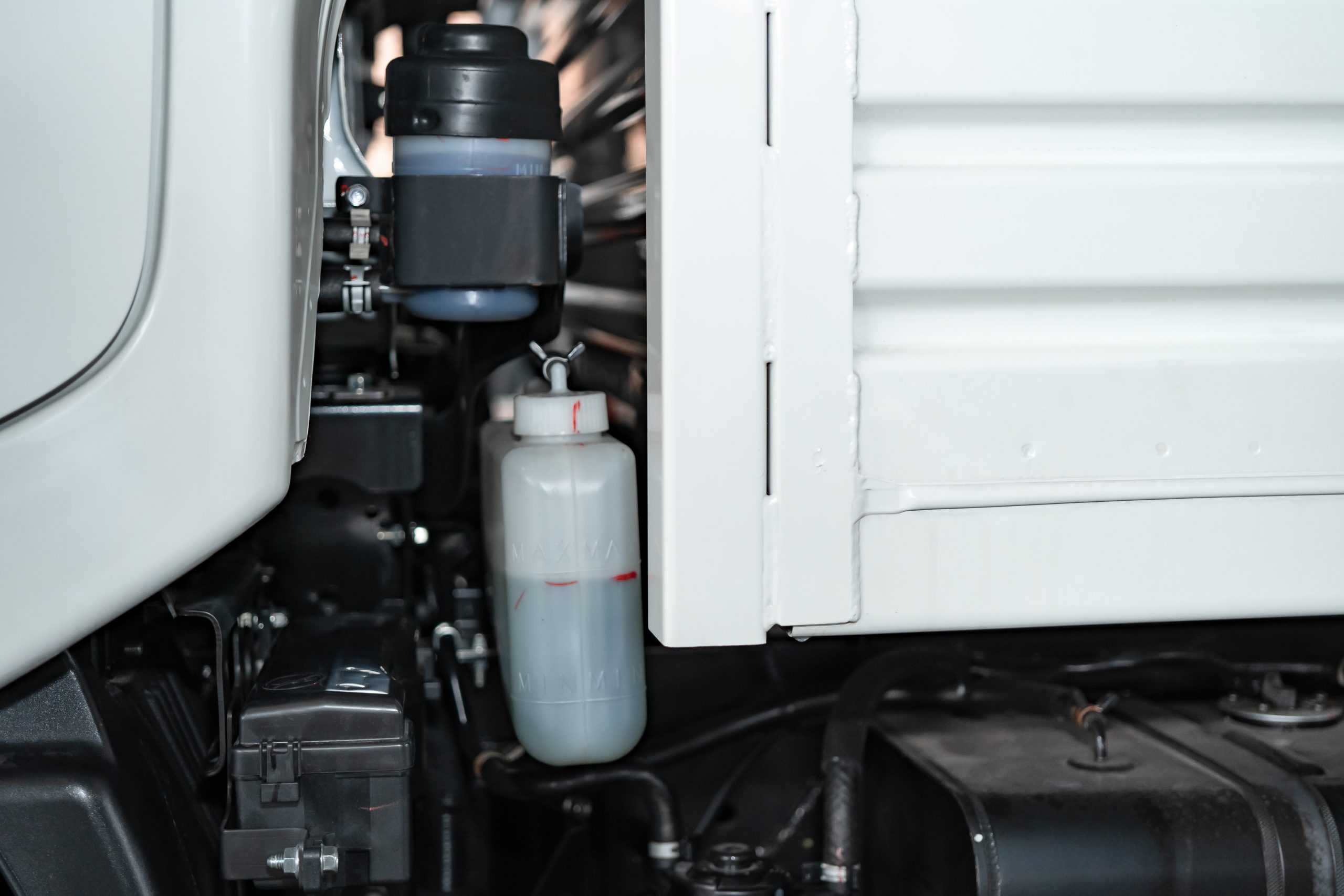 Indikator Cairan Isuzu Traga